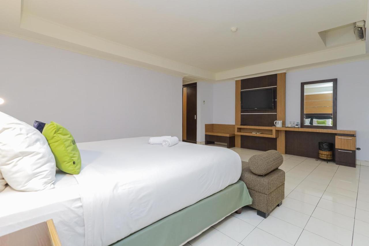 Urbanview Hotel Taman Suci Denpasar  Exterior photo
