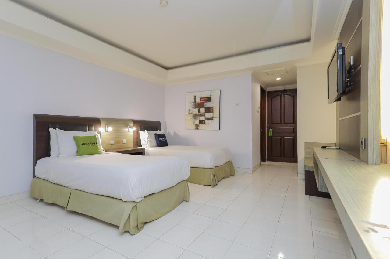 Urbanview Hotel Taman Suci Denpasar  Exterior photo