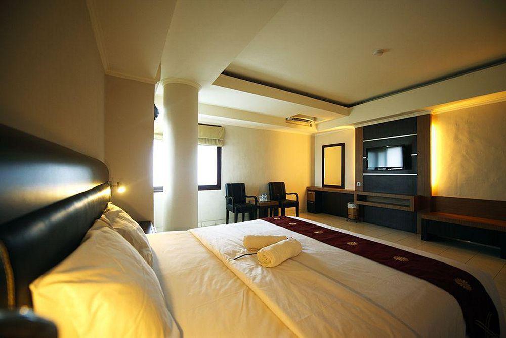 Urbanview Hotel Taman Suci Denpasar  Room photo
